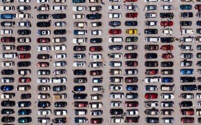 Obligation d’ombrières sur les parkings extérieurs : les conditions d’exonération en consultation